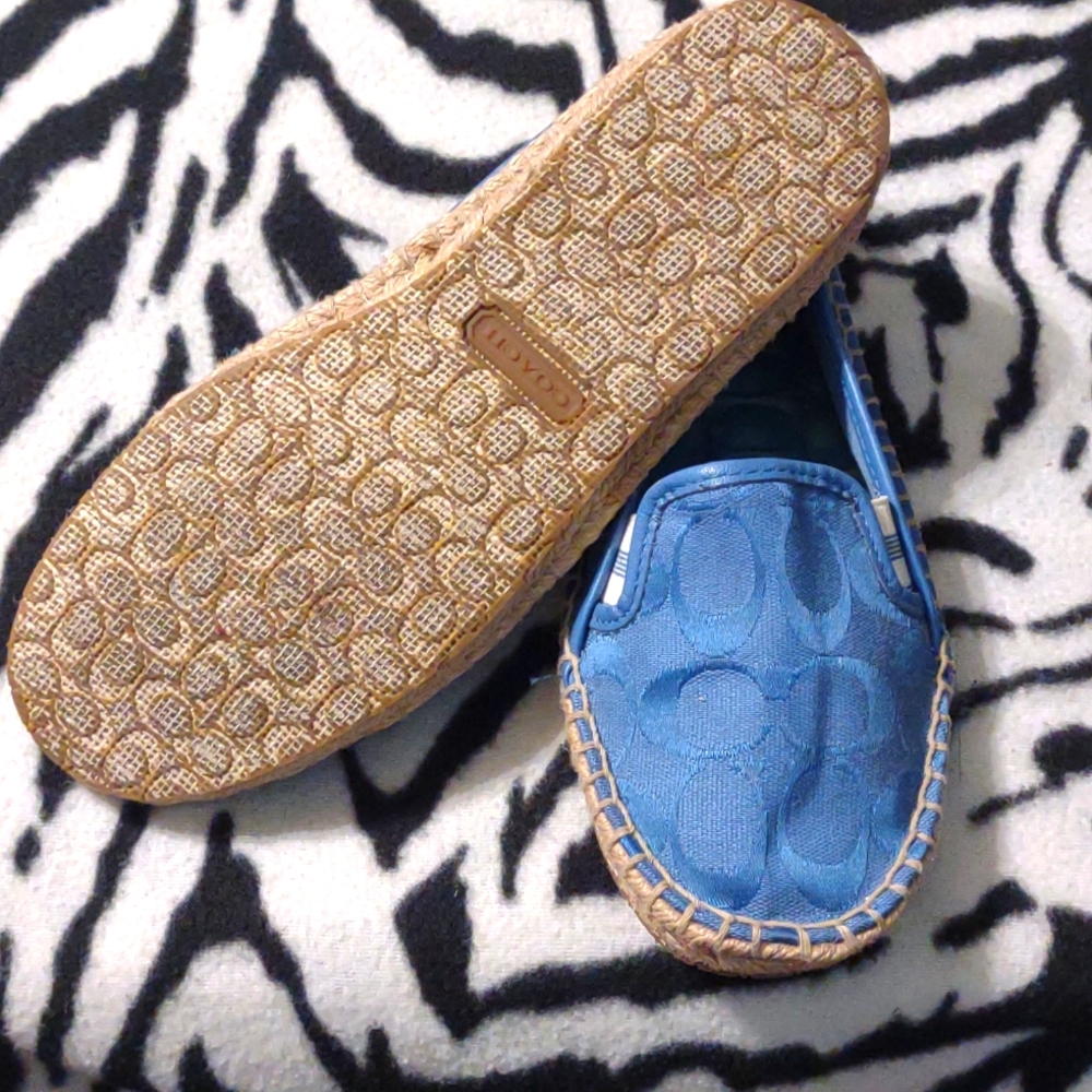 Ladies Shoes - Picture 2 of 4